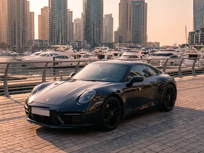 Porsche 911 GTS à louer à Dubaï, vue avant