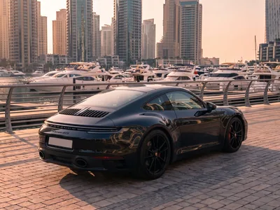 Porsche 911 GTS à louer à Dubaï, vue arrière