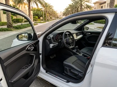 Audi A1 S Line à louer à Dubaï, intérieur