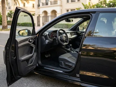Audi A1 Sport à louer à Dubaï, intérieur