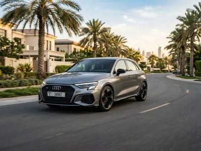 Audi A3 S Line à louer à Dubaï, vue avant