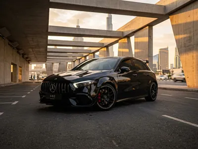 Mercedes A45 S AMG à louer à Dubaï, vue avant