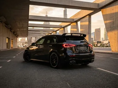 Mercedes A45 S AMG للإيجار في دبي، منظر خلفي