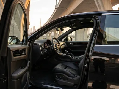Porsche Cayenne à louer à Dubaï, intérieur