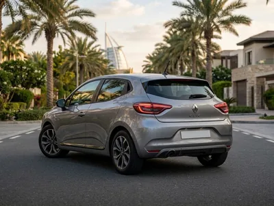 Renault Clio 5 à louer à Dubaï, vue arrière
