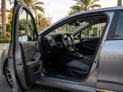 Renault Clio 5 à louer à Dubaï, intérieur
