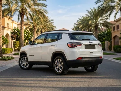 Jeep Compass à louer à Dubaï, vue arrière