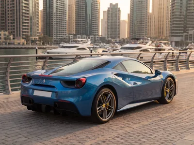 Ferrari 488 à louer à Dubaï, vue arrière