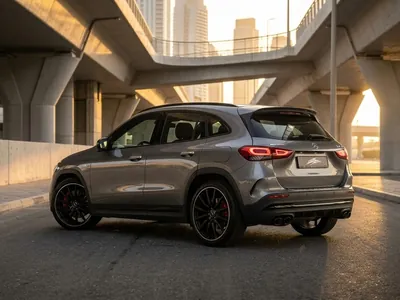 Mercedes GLA 35 AMG à louer à Dubaï, vue arrière