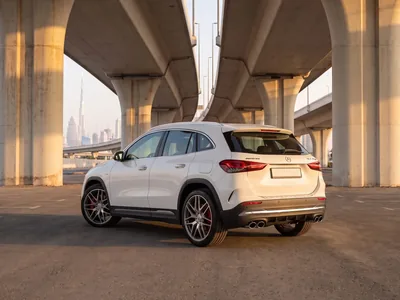 Mercedes GLA 45 S à louer à Dubaï, vue arrière