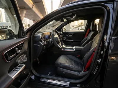 Mercedes GLC 63 S للإيجار في دبي، المقصورة الداخلية