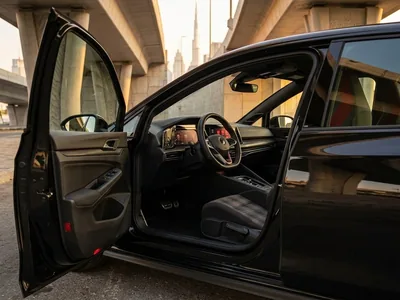 VW Golf GTI à louer à Dubaï, intérieur