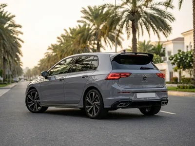 VW Golf 8 R-Line à louer à Dubaï, vue arrière