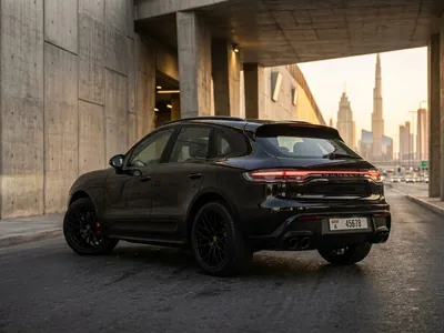 Porsche Macan GTS à louer à Dubaï, vue arrière