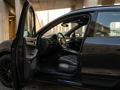 Porsche Macan GTS à louer à Dubaï, intérieur