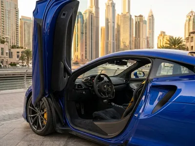 McLaren Artura à louer à Dubaï, intérieur