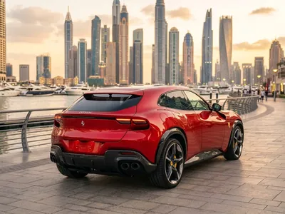 Ferrari Purosangue à louer à Dubaï, vue arrière