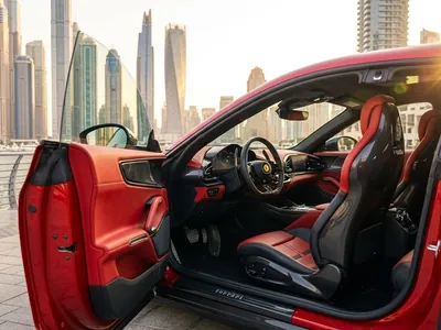Ferrari Purosangue à louer à Dubaï, intérieur