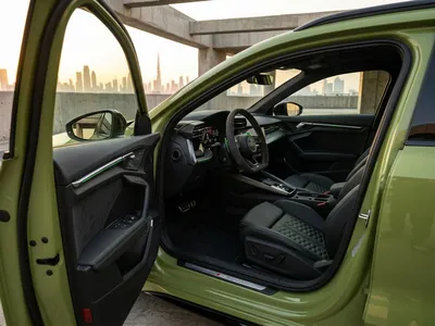 Audi RS3 2025 à louer à Dubaï, intérieur