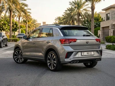 VW T-Roc à louer à Dubaï, vue arrière