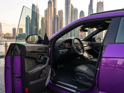 Lamborghini Urus للإيجار في دبي، المقصورة الداخلية