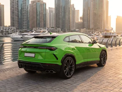 Lamborghini Urus Performante à louer à Dubaï, vue arrière