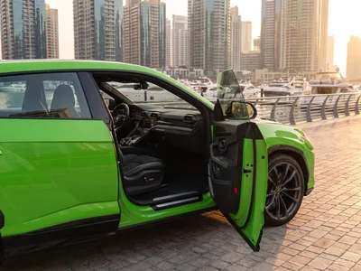 Lamborghini Urus Performante à louer à Dubaï, intérieur
